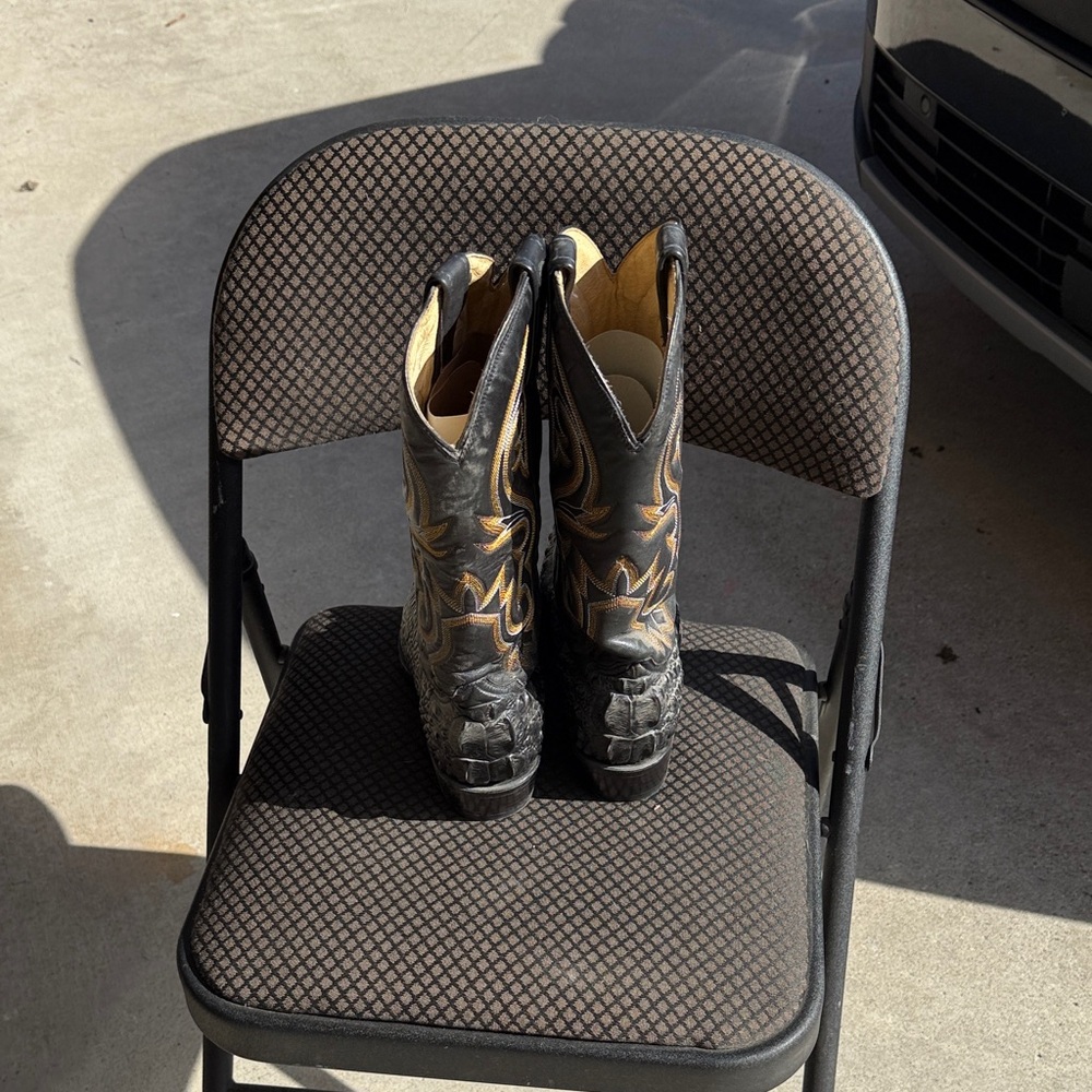 Embroidered Black Cowboy Boots - Picture 3 of 3